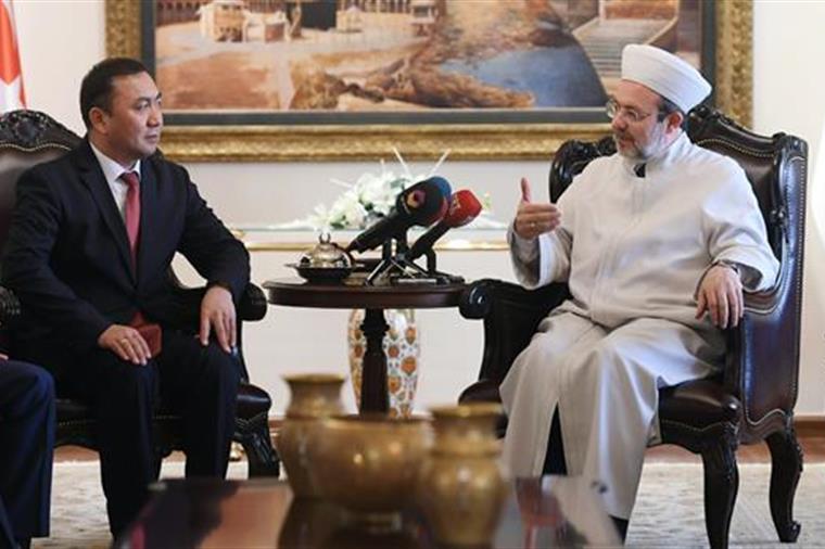 Diyanet İşleri Başkanı Görmez’den Kırgızistan’a FETÖ uyarısı…