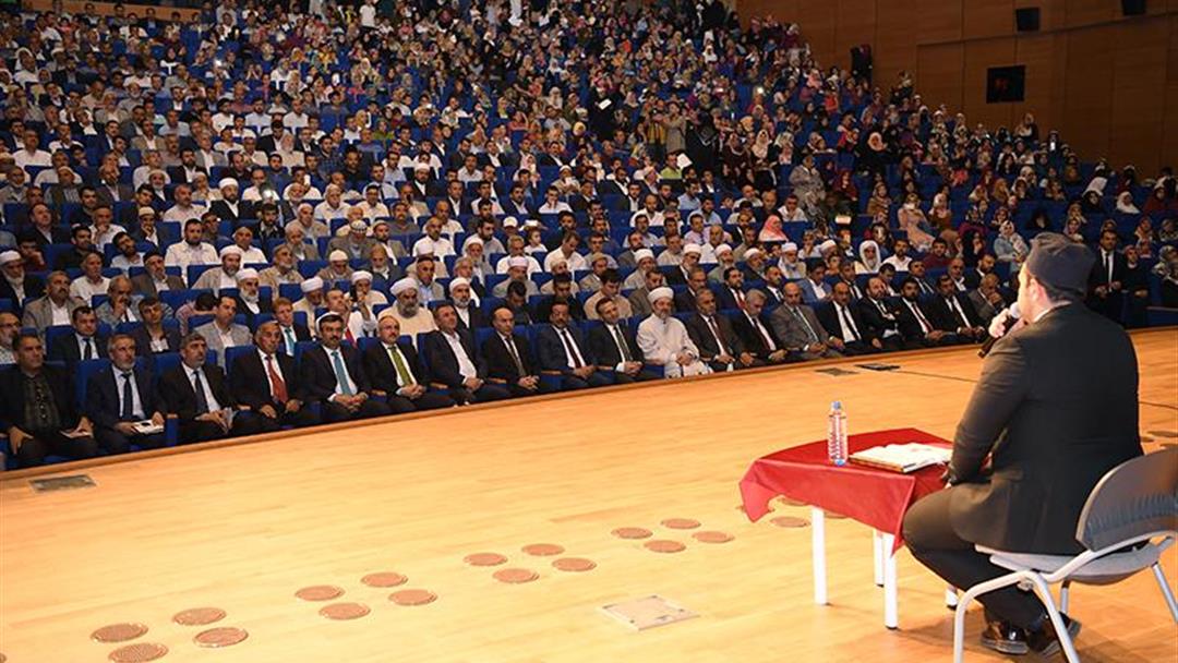 “Diyarbakır’ın ruhu İslam’dır. Hiç kimse bu şehrin kalbini ve ruhunu bozamaz, bozamayacaktır…”