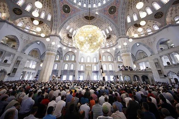Cuma Hutbesi: “Bayram ve Hz. İbrahim"