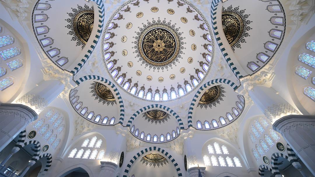 Melike Hatun Camii dualarla ibadete açıldı…