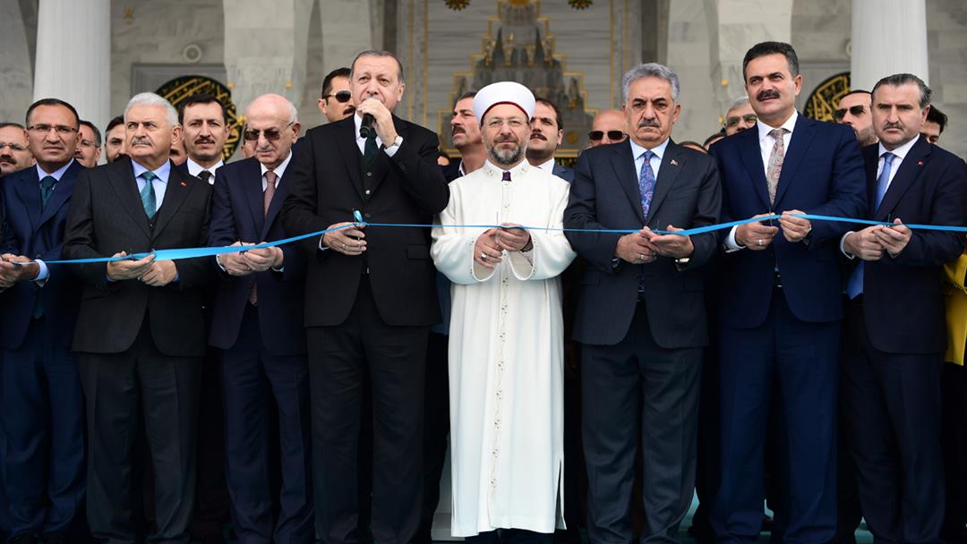 Melike Hatun Camii dualarla ibadete açıldı…