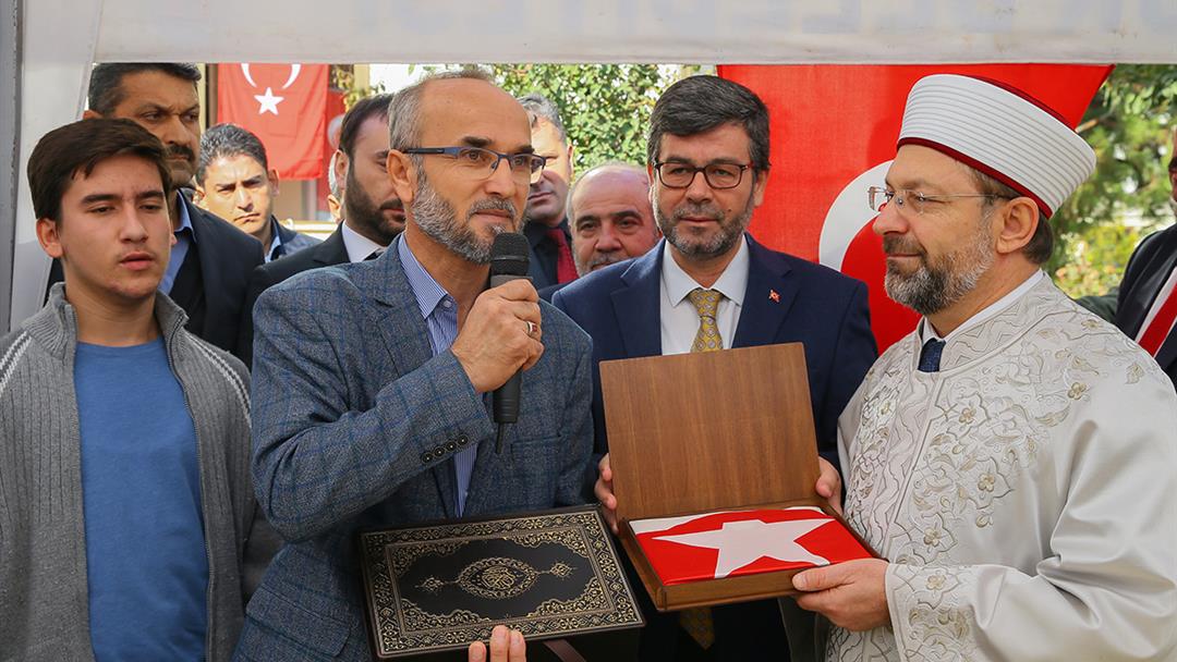 Diyanet İşleri Başkanı Erbaş’tan Şehit Polis Ahmet Alp Taşdemir’in ailesine taziye ziyareti...