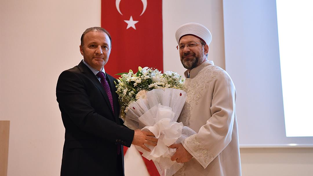 Diyanet, İslam’ın hakikatlerini ve ilkelerini her şeyin üstünde tutmuştur”