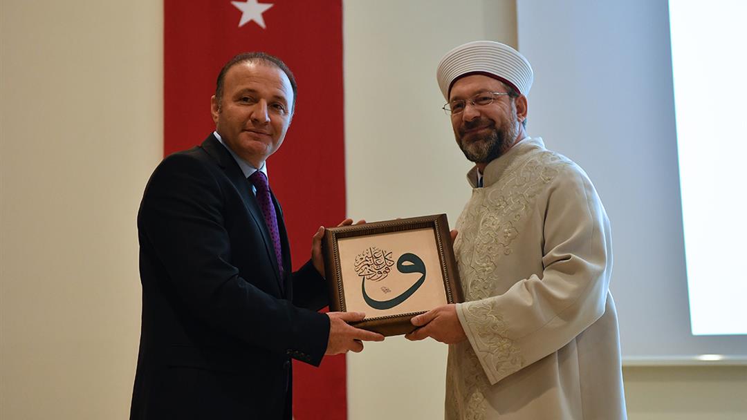 Diyanet, İslam’ın hakikatlerini ve ilkelerini her şeyin üstünde tutmuştur”