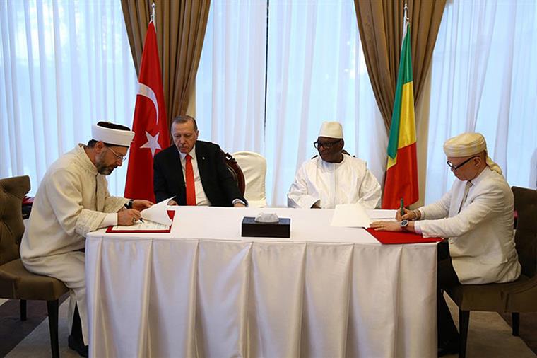 Mali Cumhuriyeti ile "Din Hizmetleri Alanında Mutabakat Zaptı" imzalandı