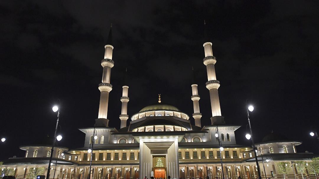 Miraç kandili tüm yurtta büyük bir coşkuyla kutlandı.