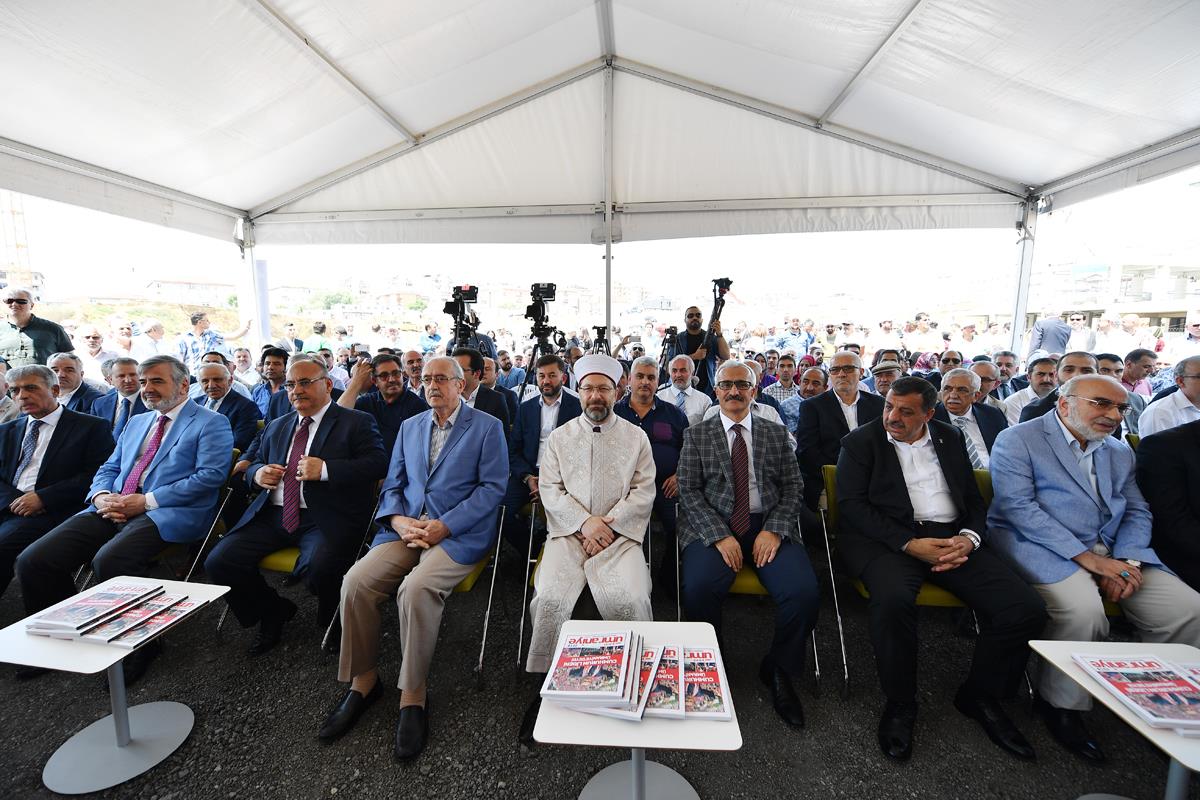 Umraniye Buyuk Camii Nin Temeli Dualarla Atildi