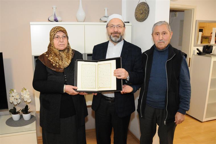 Diyanet İşleri Başkanı Erbaş, Solingen Katliamı’nda çocuklarını kaybeden Genç ailesini ziyaret etti