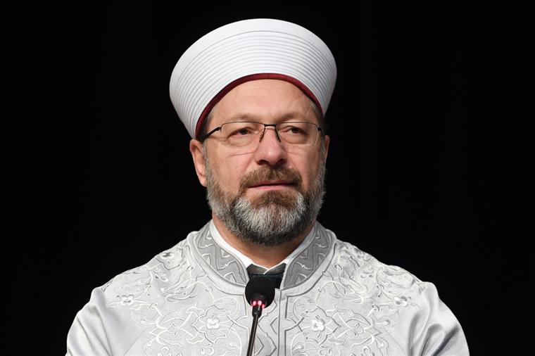 Diyanet İşleri Başkanı Erbaş, Kur'an-ı Kerim'e yapılan saygısızlığı kınadı