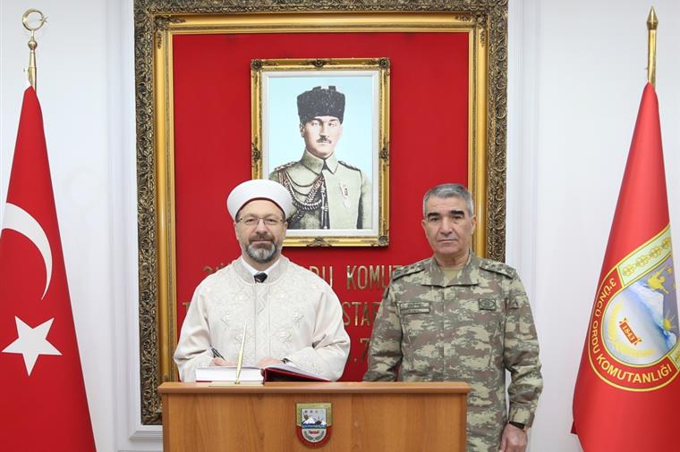 Diyanet İşleri Başkanı Erbaş, 3. Ordu Komutanlığı’nı ziyaret etti