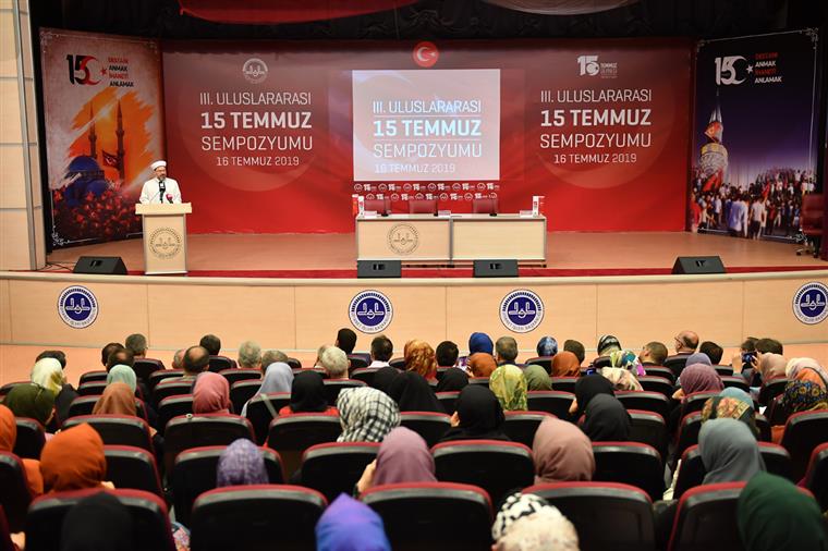 “Bir yerde herhangi bir kitaba Kur’an-ı Kerim’den daha çok ilgi gösteriliyorsa orada hakikat adına ciddi bir sorun vardır”