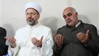 Diyanet İşleri Başkanı Erbaş, depremde yakınını kaybedenlere taziye ziyaretinde bulundu