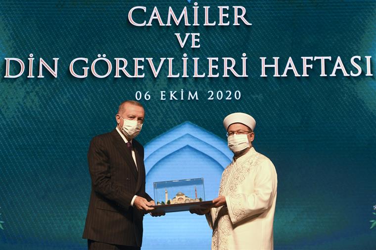 Cumhurbaşkanı Erdoğan, din görevlileri ile buluştu