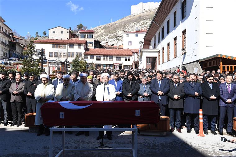 Almanya'daki ırkçı saldırıda ölen Saraçoğlu son yolculuğuna uğurlandı