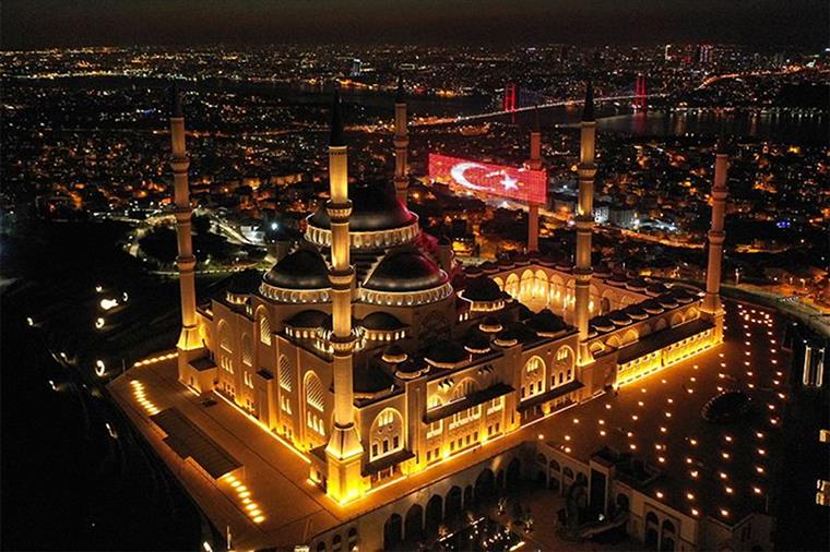 Yatsı ezanından sonra tüm camilerden dua edilecek