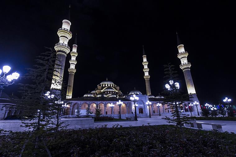 Diyanet İşleri Başkanı Erbaş, Berat Kandili Özel Programı’na katılacak