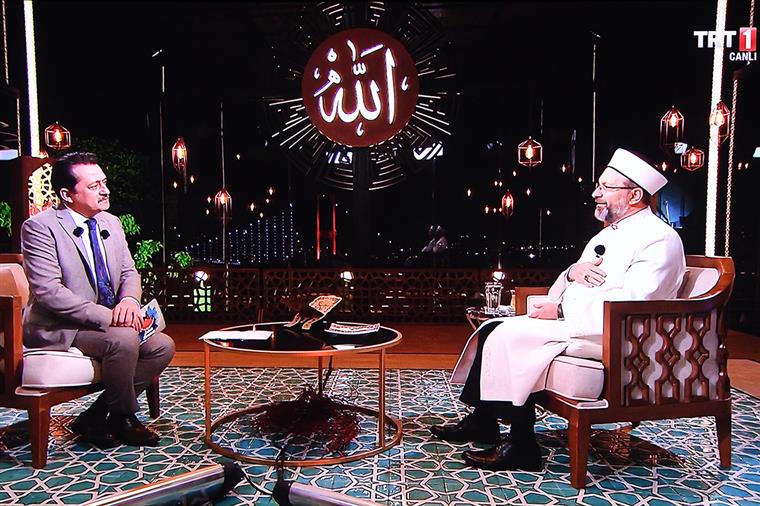 Diyanet İşleri Başkanı Erbaş, son sahurda TRT1 konuk oldu