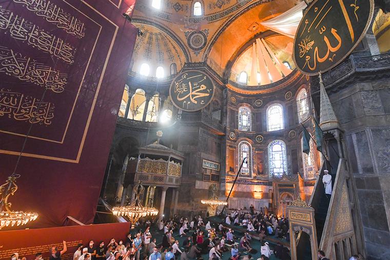 Diyanet İşleri Başkanı Erbaş, Ayasofya-i Kebir Cami-i Şerifi’nde bayram hutbesi irad etti