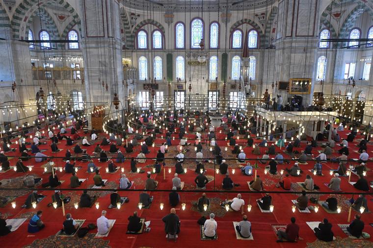 Cuma Hutbesi: “Cami ve İlim”