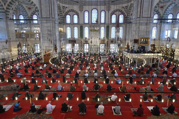 Cuma Hutbesi: “Aklın İbadeti: Tefekkür”