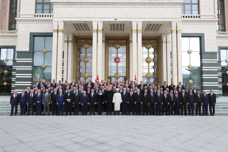 Cumhurbaşkanı Erdoğan, “Din görevlilerine yönelik iftira kampanyaları moralinizi bozmasın”