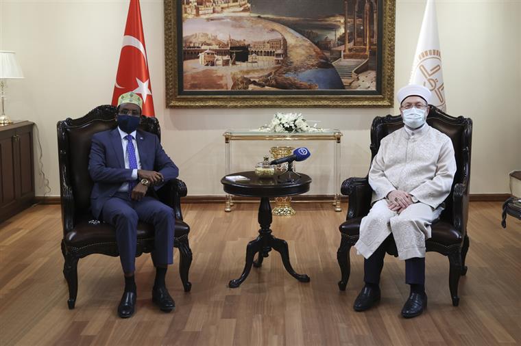 Somali Din ve Evkaf Bakanı Ömer Ali Roble’den Diyanet’e ziyaret