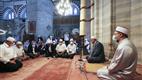 Diyanet İşleri Başkanı Erbaş, 15 Temmuz şehitleri için Kur’an okudu, dua etti