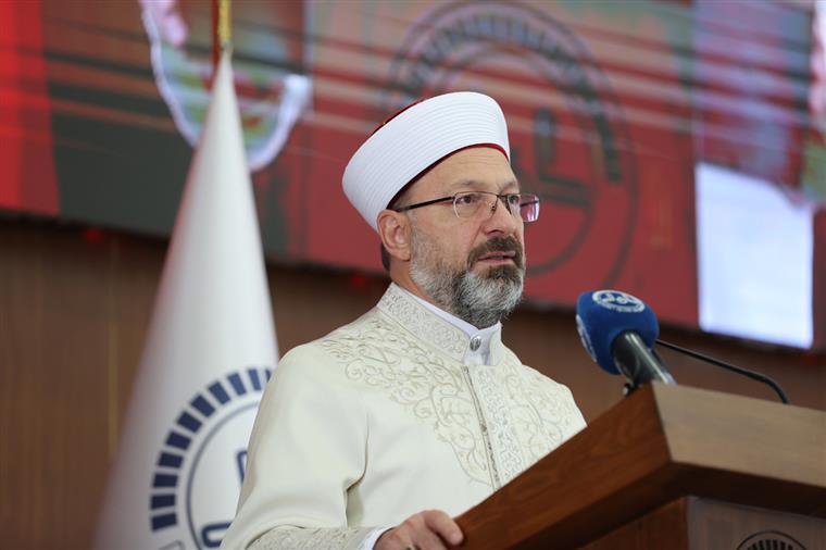 “İslam’ın hakikatleri ile gençliğin heyecanının buluşması, dünyayı değiştirecektir”