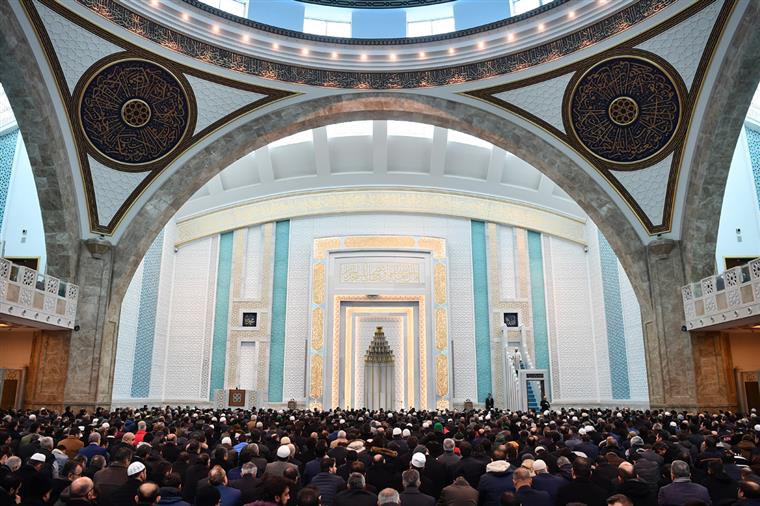 Cuma Hutbesi: “İslam’ı Temsil Sorumluluğumuz”