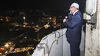 Diyanet İşleri Başkanı Erbaş, Saraybosna’daki tarihi caminin 500 yıllık geleneğine göre ezan okudu