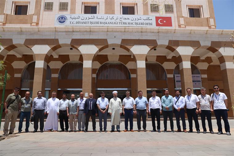 Diyanet İşleri Başkanı Erbaş, Medine’de