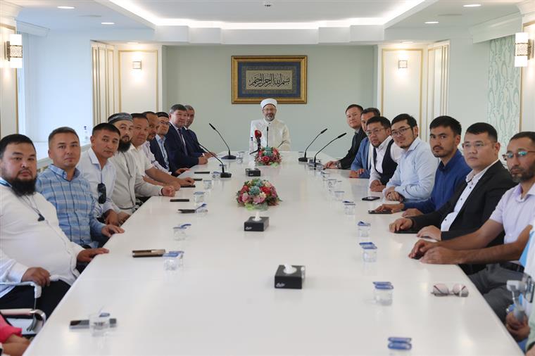 Kazakistan Nur-Mübarek Üniversitesi’nden Başkan Erbaş'a ziyaret