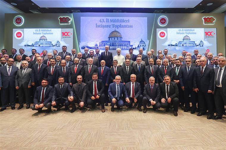 “Gazze, Filistin için sokaklara dökülen milyonlar vahşi Siyonizm’e karşı insanlığın bir intifadasıdır”