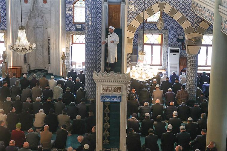 Diyanet İşleri Başkanı Erbaş, Rize’de hutbe irad etti
