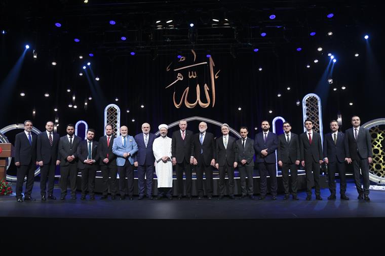Cumhurbaşkanı Erdoğan, ‘Kur’an-ı Kerim’i Güzel Okuma Yarışması Finali’ne katıldı