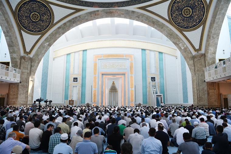 Cuma Hutbesi "İslam'ın İki Şiârı: Ezan ve Kurban"