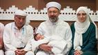 Diyanet İşleri Başkanı Erbaş, en küçük ve en yaşlı hacı adaylarıyla buluştu