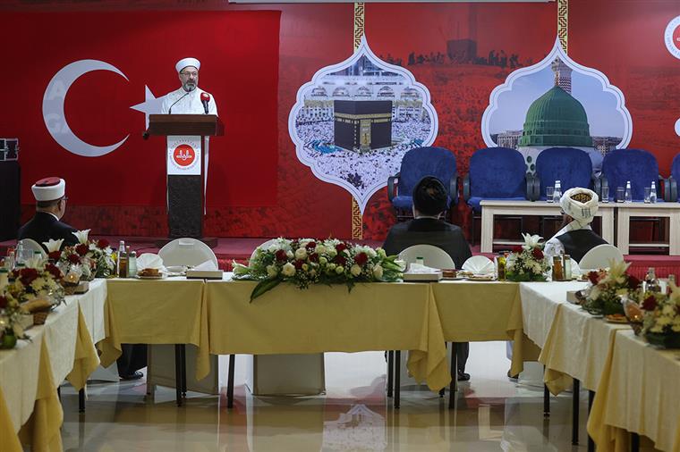 “İnsanlık, İslam’ın hak, hukuk, rahmet ve merhamet ilkelerine muhtaçtır”