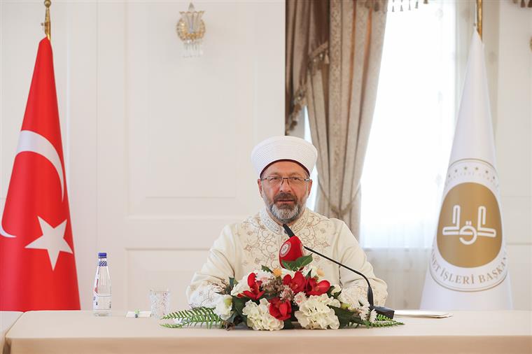 “Din, dil, ırk ve asabiyet gözetmeksizin bütün insanlığa iyilik eli uzatan bir inancın müntesipleriyiz”