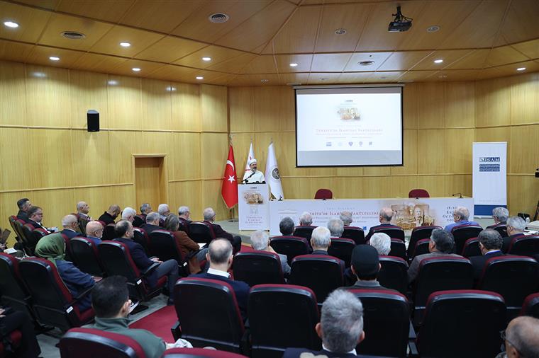 Diyanet İşleri Başkanı Erbaş, İstanbul’da sempozyuma katıldı