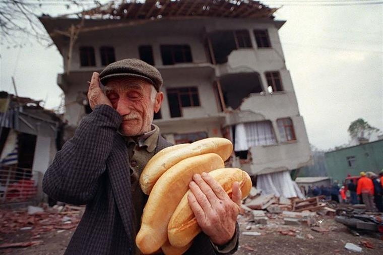 Diyanet İşleri Başkanı Erbaş’tan “Düzce depremi” paylaşımı