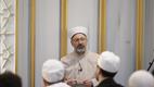 Diyanet İşleri Başkanı Erbaş, sabah namazında öğrencilerle buluştu