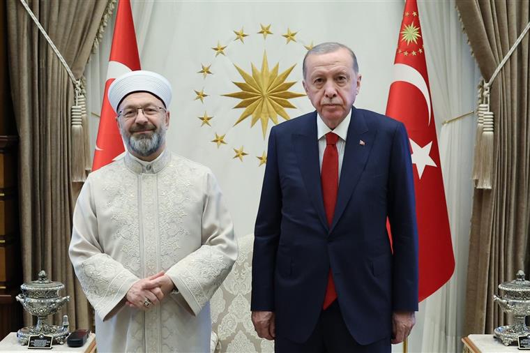 Cumhurbaşkanı Erdoğan, Diyanet İşleri Başkanı Erbaş’ı kabul etti