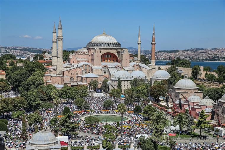 Diyanet İşleri Başkanı Erbaş’tan Ayasofya Camii paylaşımı