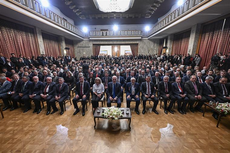 Diyanet İşleri Başkanı Erbaş, TBMM’de 15 Temmuz şehitleri için dua etti