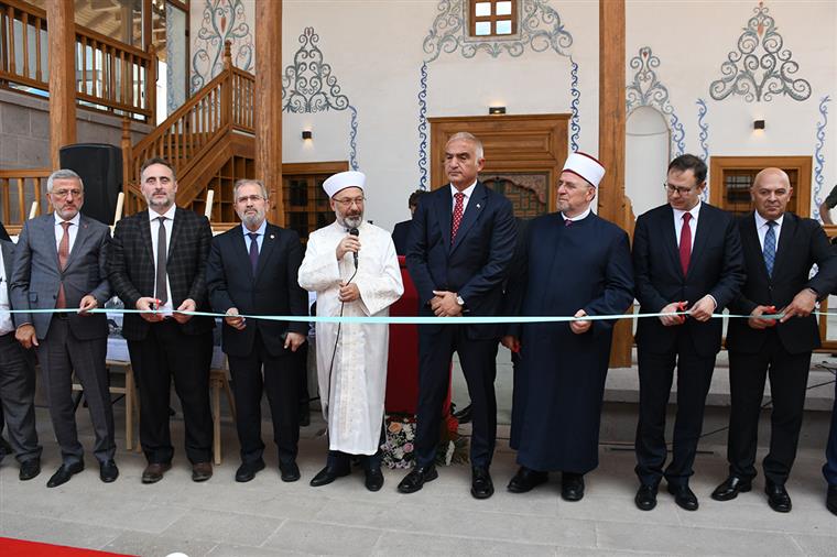 Kosova Prinaz Camii ve Mahmut Paşa Camii, dualarla yeniden ibadete açıldı