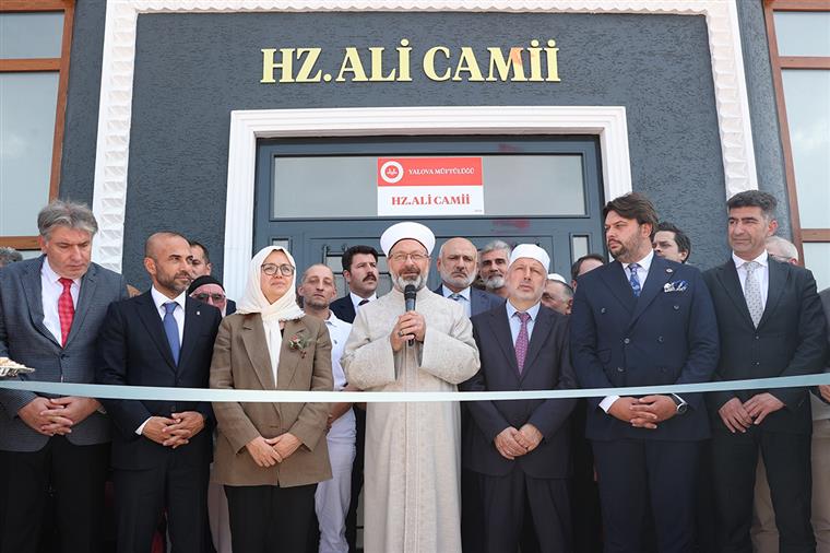 Yalova’da Hz. Ali Camii ve Vasfiye Turna Hafızlık Yatılı Kur’an Kursu dualarla açıldı