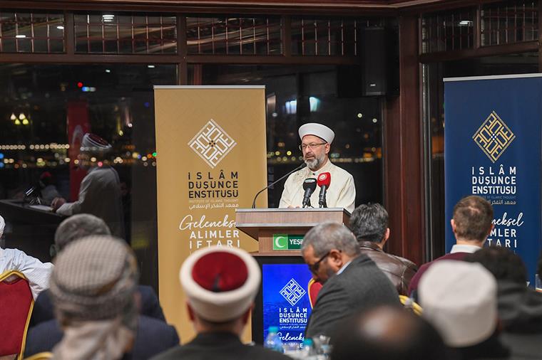 “İnsanlığın huzur ve güven içinde yaşayabileceği bir dünyayı kurmak zorundayız”