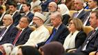 ‘10. Uluslararası Kur’an-ı Kerim’i Güzel Okuma Yarışması’nda dereceye girenler, ödüllerini Cumhurbaşkanı Erdoğan’ın elinden aldı