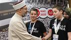 Diyanet İşleri Başkanı Erbaş, en genç ve en yaşlı hacı adaylarıyla buluştu
